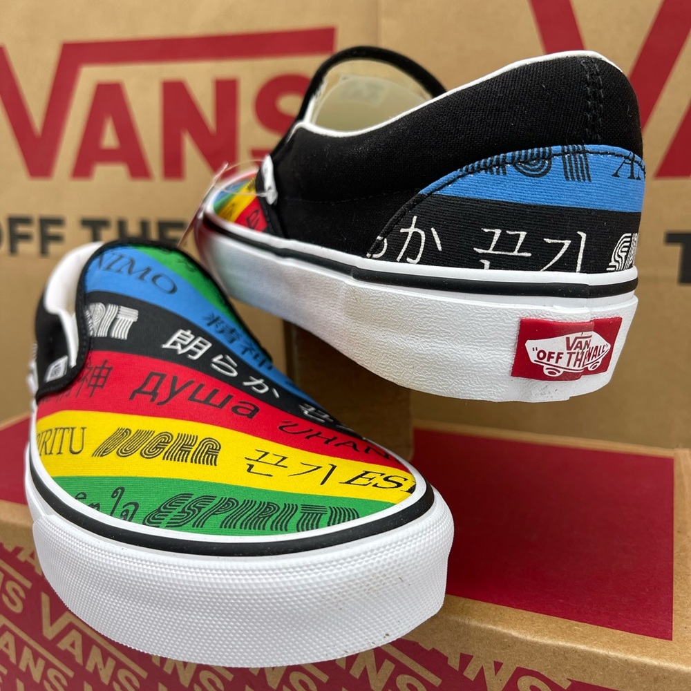 Vans Men’s Classic Slip-On (Vans
Spirit)Multi/True White Sneakers
VN0A4U38WK2 - Picture 9 of 16